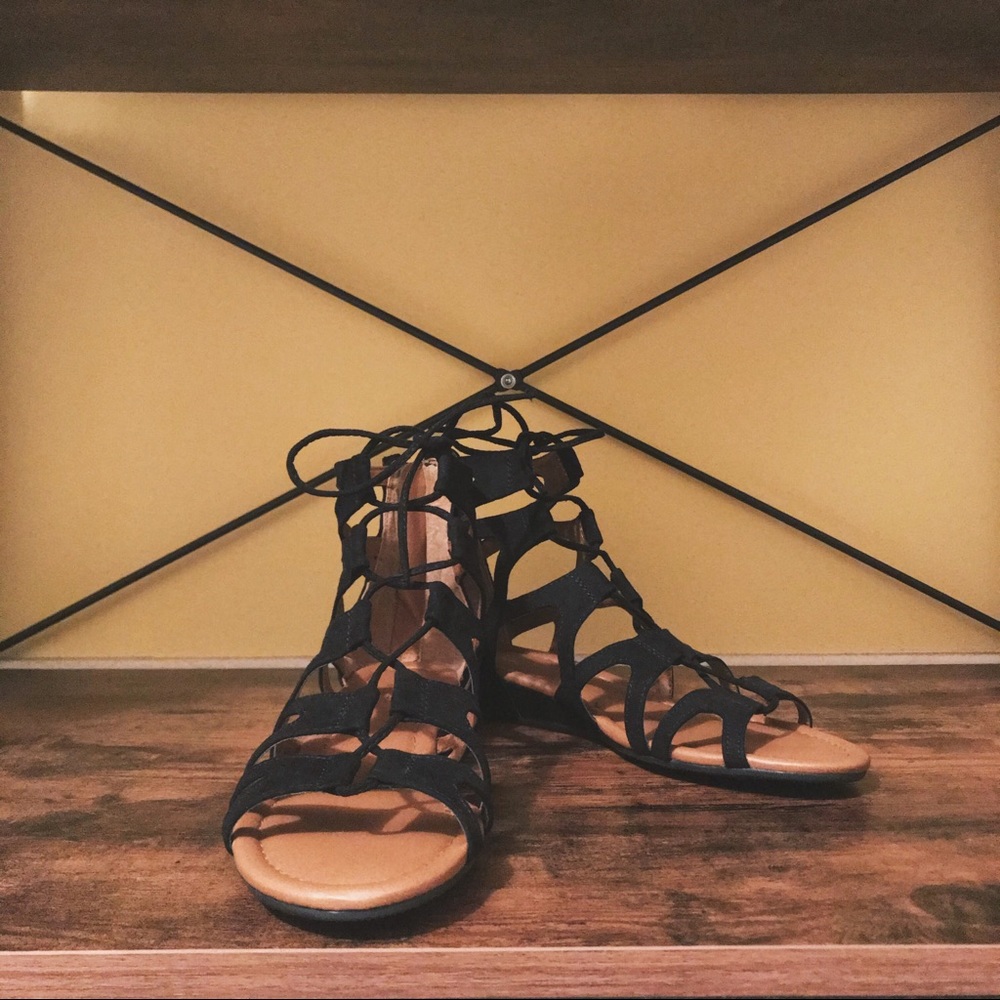 Crown Vintage Black Suede Gladiator Sandals - 8.5